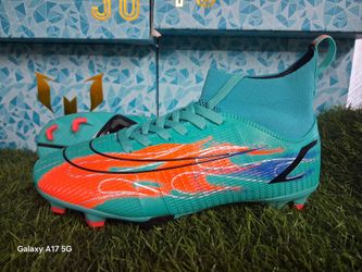 Soccer cleats us size 8.5
