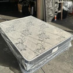 King Set Deluxe Brand New $259