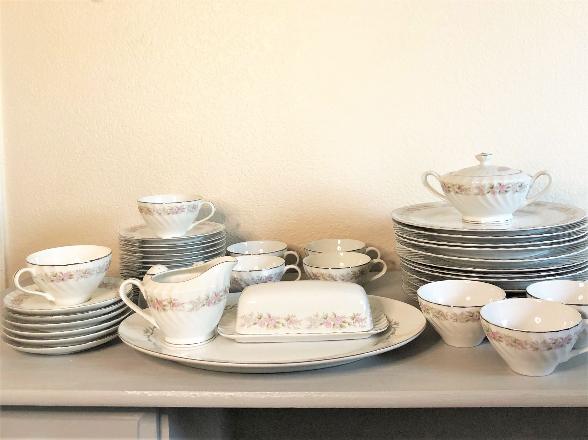 Dansico Teahouse Rose | 39 Piece Dinner Set | Japanese Fine China