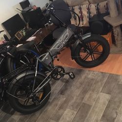 Best Folding Ebike For The Money Period!!!  Best Built And Beautiful!!! 28/30 Mph And 75 Mile Max Range Absolutely Awesome and Best Engineered!