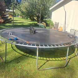 Free Trampoline 