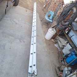 32 ft Ladder aluminum