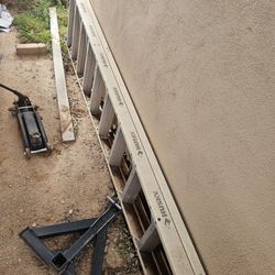 10' Husky Fiberglass Ladder