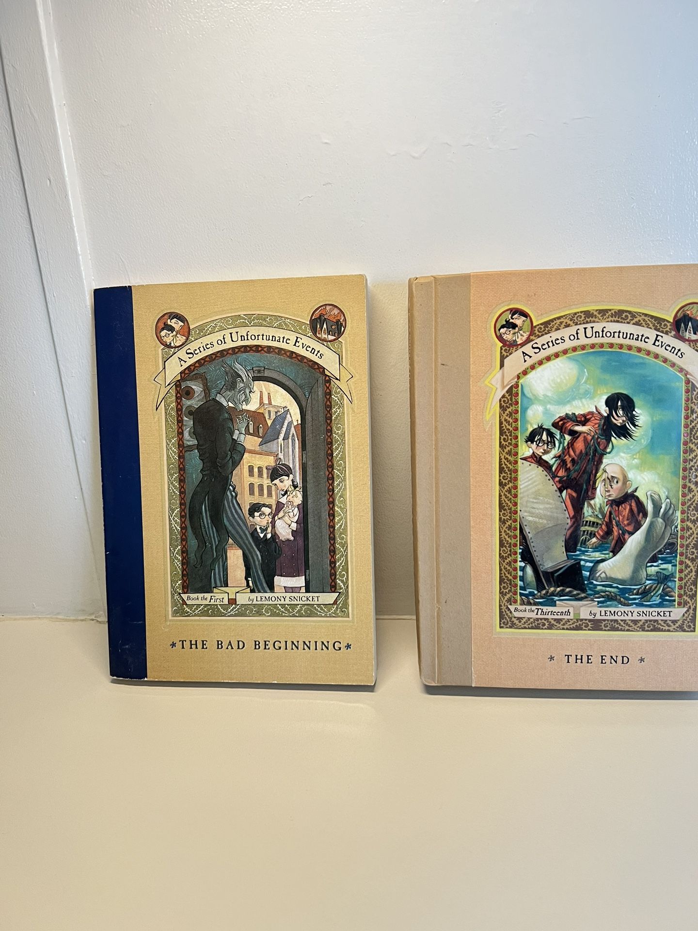 A Series of Unfortunate Events 1 Hardcover 2 pieces