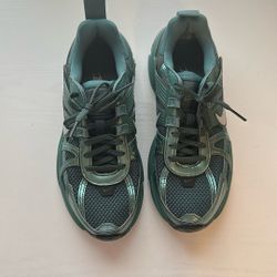 Nike V2K Women’s Size 7
