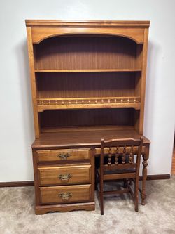Wooden desk/bookshelf with chair