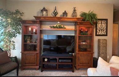 Beautiful heavy wood 3 piece entertainment center (see description & pictures)