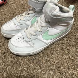 Girl Nikes