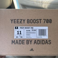 Yeezy 700 Salt Size 11