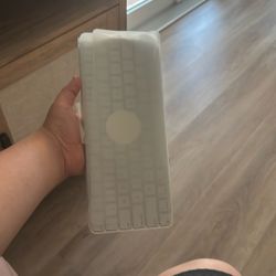 Apple Keyboard 