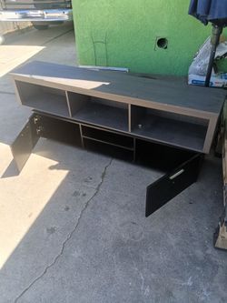 Drawers / cabinet / tv stand (take all for $20)