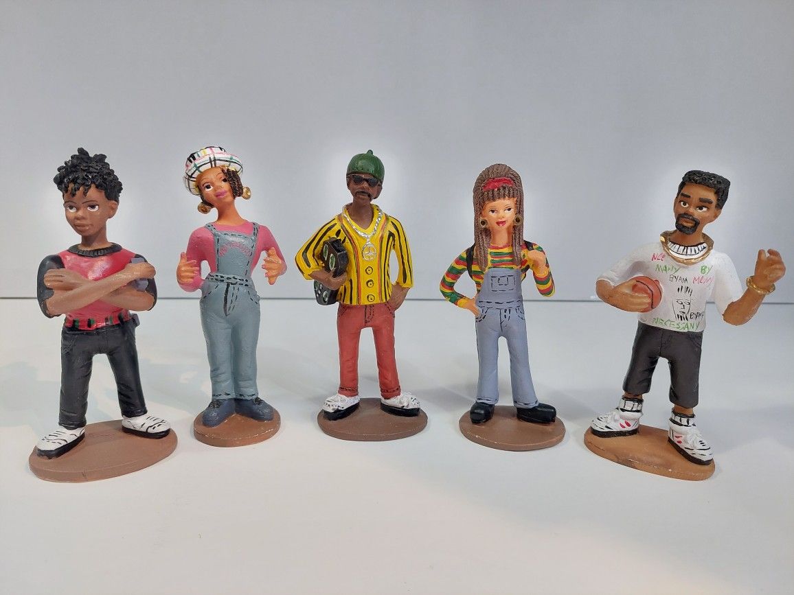 Figurines Norfolk VA , Height 4 3/4"