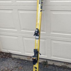 Snow Skis -Volkl ski with Salomon bindings 