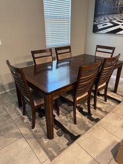 7pc Dining Table w/ chairs