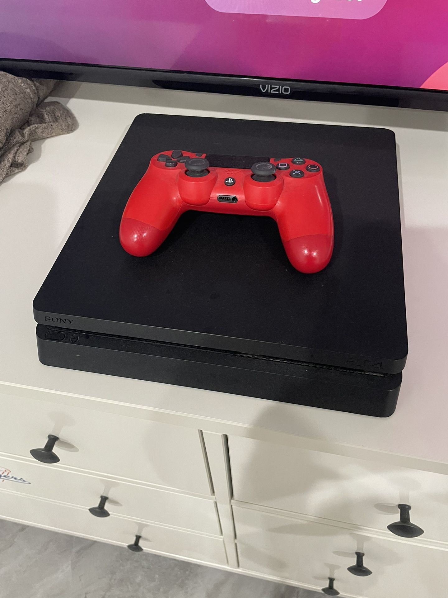 PS4 Slim Edition