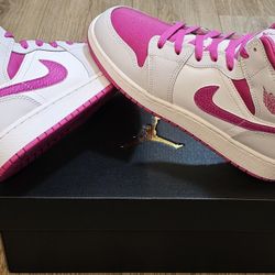 Jordan 1's Size 6.5y And 7y Youths/ Fits Size 7.5/8 And 8.5 For Women 