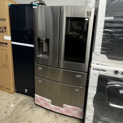 SAMSUNG FAMILY HUB REFRIGERATOR IN STAINLESS STEEL