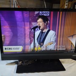VIZIO 24" HD TV/MONITOR WITH SWIVEL STAND 