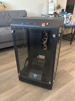 Thermaltake The Tower 900 E-ATX Super Tower PC Case (Case Only)
