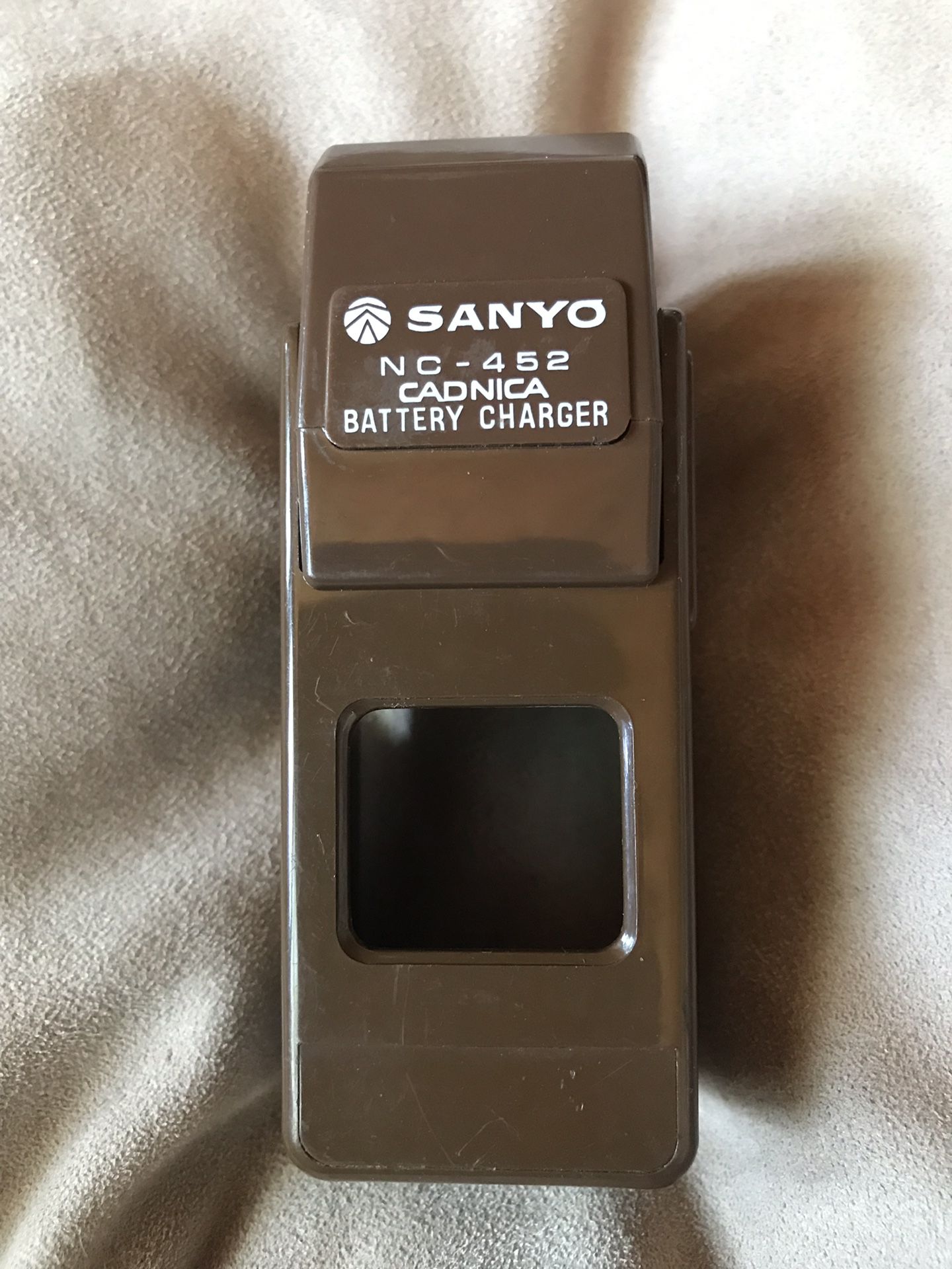 SANYO NC - 452 CADNICA BATTERY CHARGER. Made in Japan