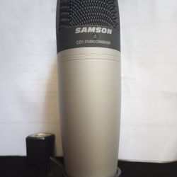 STUDIO CONDENSER MICROPHONE 