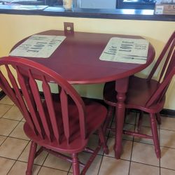 BEAUTIFUL RED WOODEN KITCHEN Or Dining Room Table  W 2 CHAIRS MAKE OFFER LIKE NEW