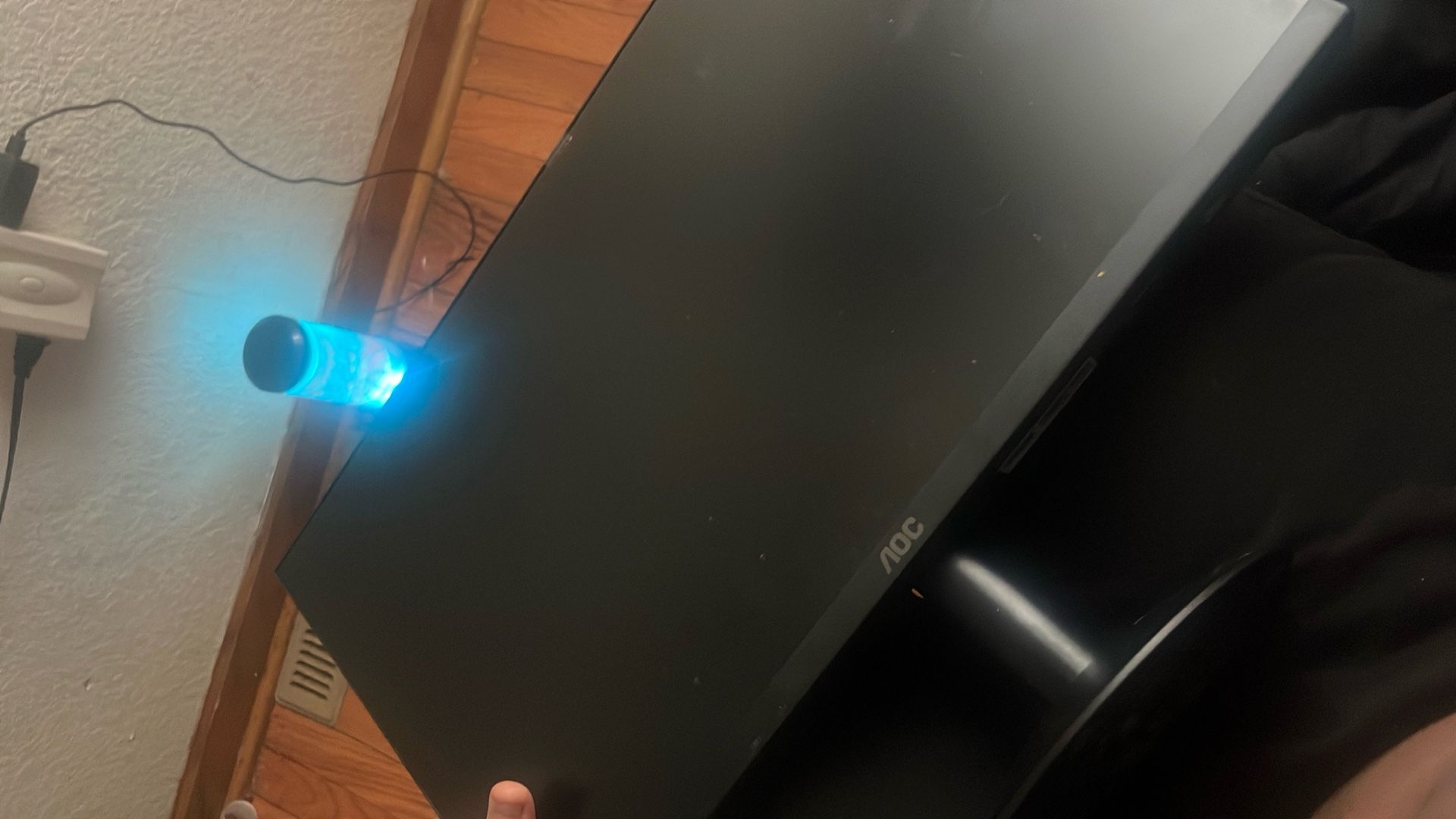 Noc Monitor 120 Hz It Comes With Cord And HDMI Cord I Want 250 And 230 If Y’all Pick It Up