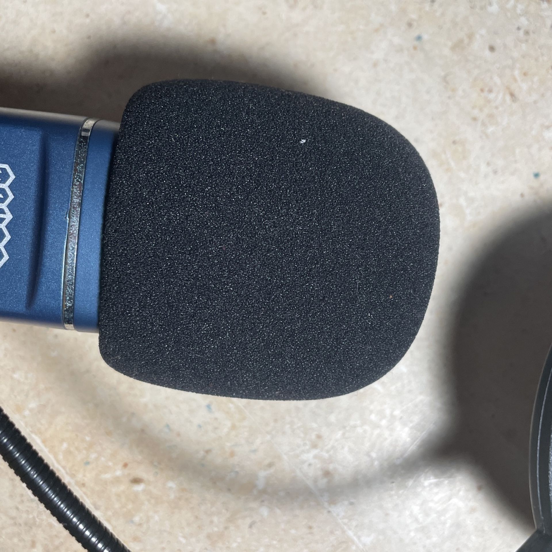 External USB Gaming Tonor Microphone (with pop filter and stand)