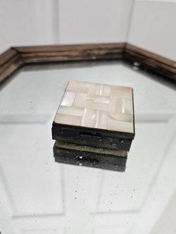 ART DECO Powder Compact Mother of Pearl Cover