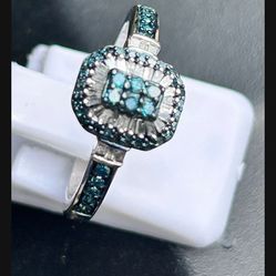 New!!!! 1/3 Blue & White