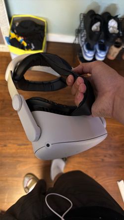 Meta Quest 2 VR Headset