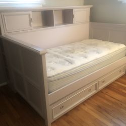 Single Day Bed