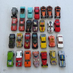 Vintage Hot Wheels 35 cars, repair or restoration lot