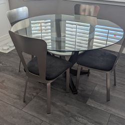 Modern 54" Round Kitchen Table And Chairs
