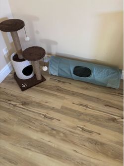 Cat tree & tunnel