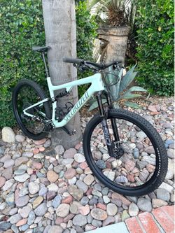 2024 Specialized Epic 8 EVO Carbon XL – Like New – Barely Ridden