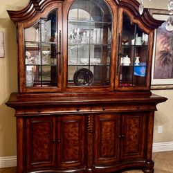China Cabinet With Glass Shelves