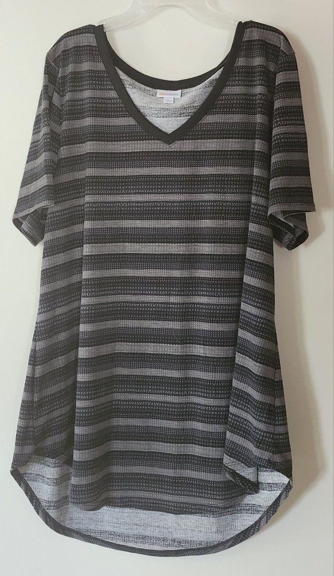 LULAROE LARGE BLACK AND GRAY SHORT SLEEVE