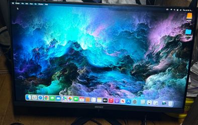 Apple MacBook Pro ( 15 Inch ,2016 ) 2.9 GHZ Quad Core Intel Core I7 16 GB Ram 4 GB Video & 500 GB HD