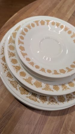 Vintage corelle golden butterfly pattern 30 pc dinnerware set