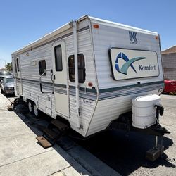 1999 Komfort Travel Trailer With Slide Out 