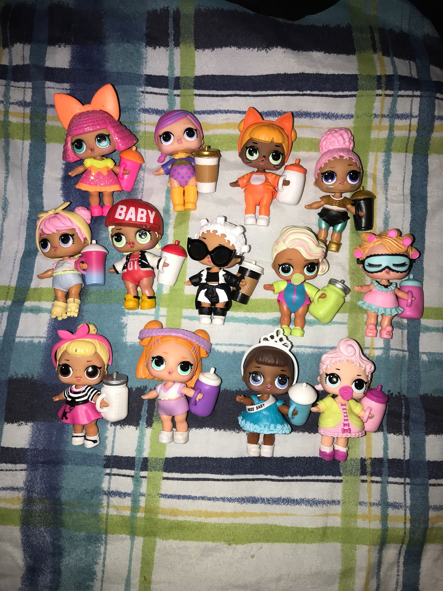 13 random lol surprise dolls!