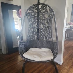 Egg Chair Like New
