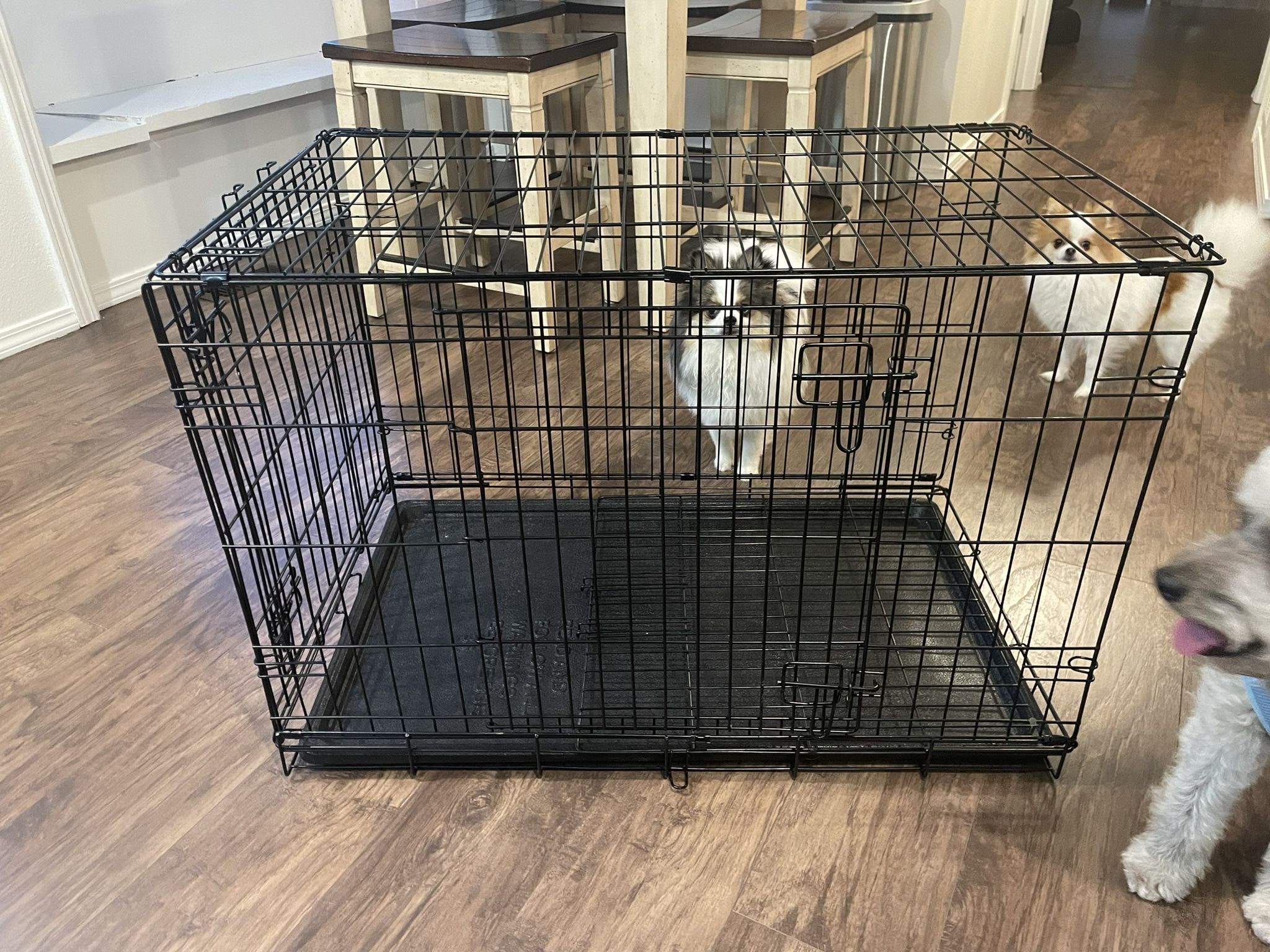 Like New Large Dog Crate