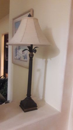 2 table lamps