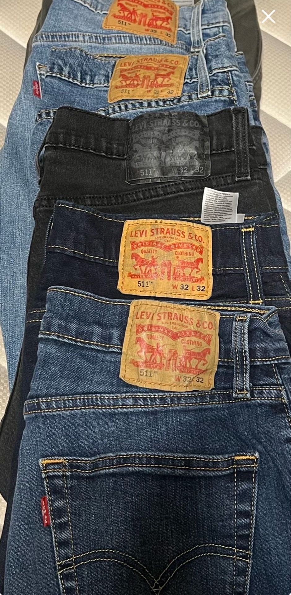 LEVI’s