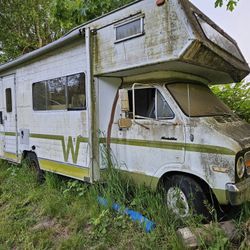 Free Winnebago Motorhome. Needs Work