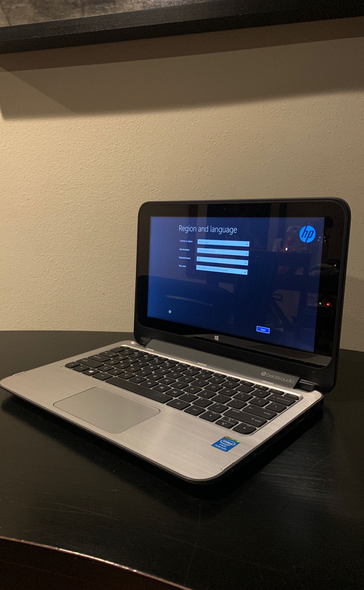 HP Pavilion 2 in 1 Laptop/ Tablet computer with Beats Audio. Like new condition!