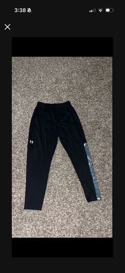 1 Left! $15 Large Under Armor Jogger 