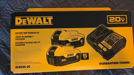 DeWalt 20V Max Battery and Charger Kit DCB205-2C